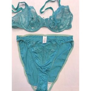 Felina Lingerie Set